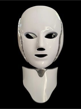 LED Light Therapy Facial Mask Set - White
